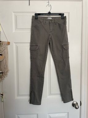 Market & Spruce Women’s size 2 Olive Cargo Skinny Pants with Ankle Zips